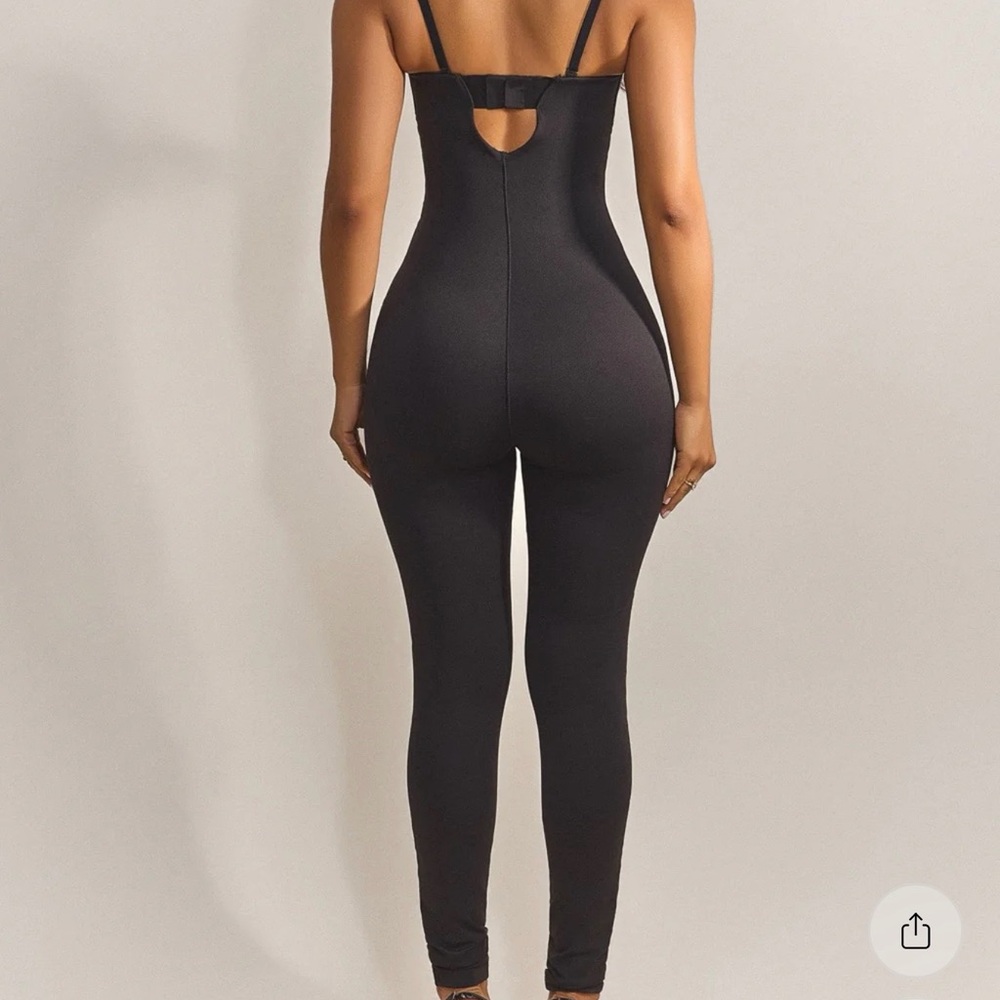 Elegant Sculpted Jumpsuit - Picture 2 of 2